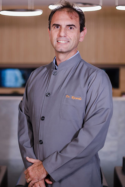 Dr. Ricardo Matheus